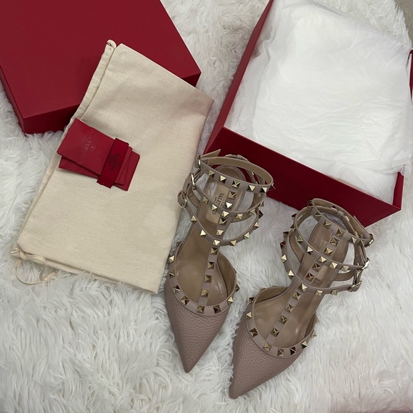 Valentino Rockstud Pumps - Picture 4 of 7